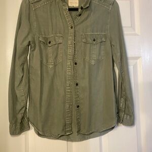 American Eagle Olive Green Button-Up Shirt